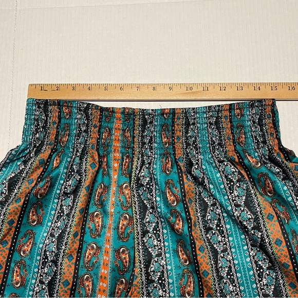 Women's Multicolor Paisley Patterned Shorts - Picture 5 of 8